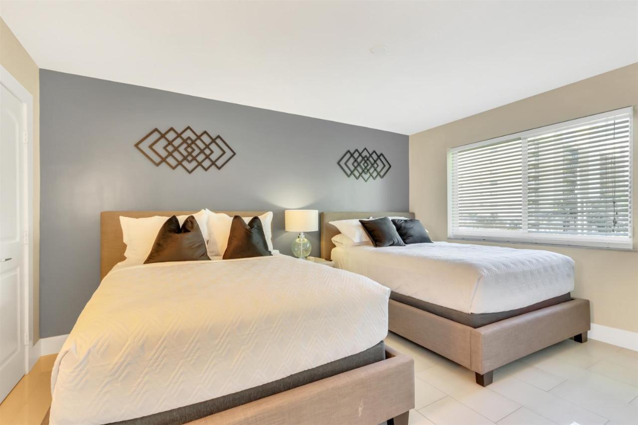 Bright Pompano Beach With Pool Access Bagian luar foto