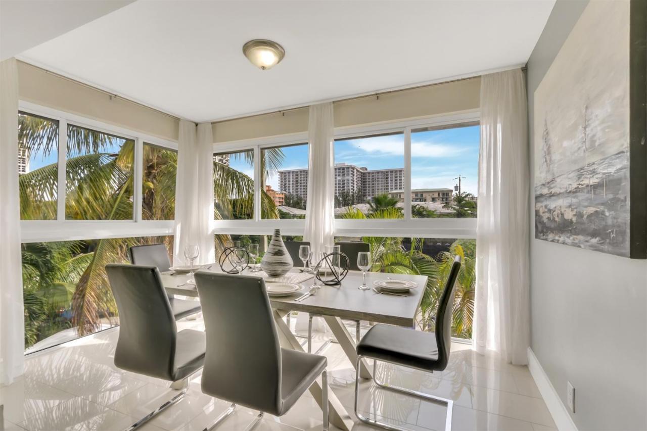 Bright Pompano Beach With Pool Access Bagian luar foto