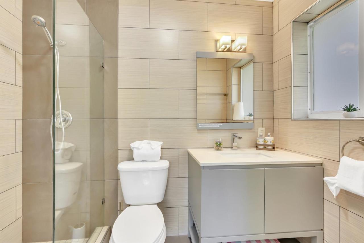 Bright Pompano Beach With Pool Access Bagian luar foto